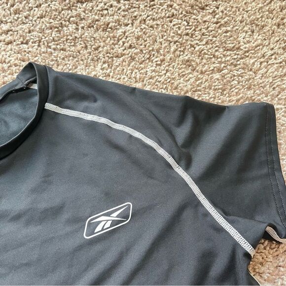 Reebok Training Short Sleeve Shirt - Picture 10 of 11